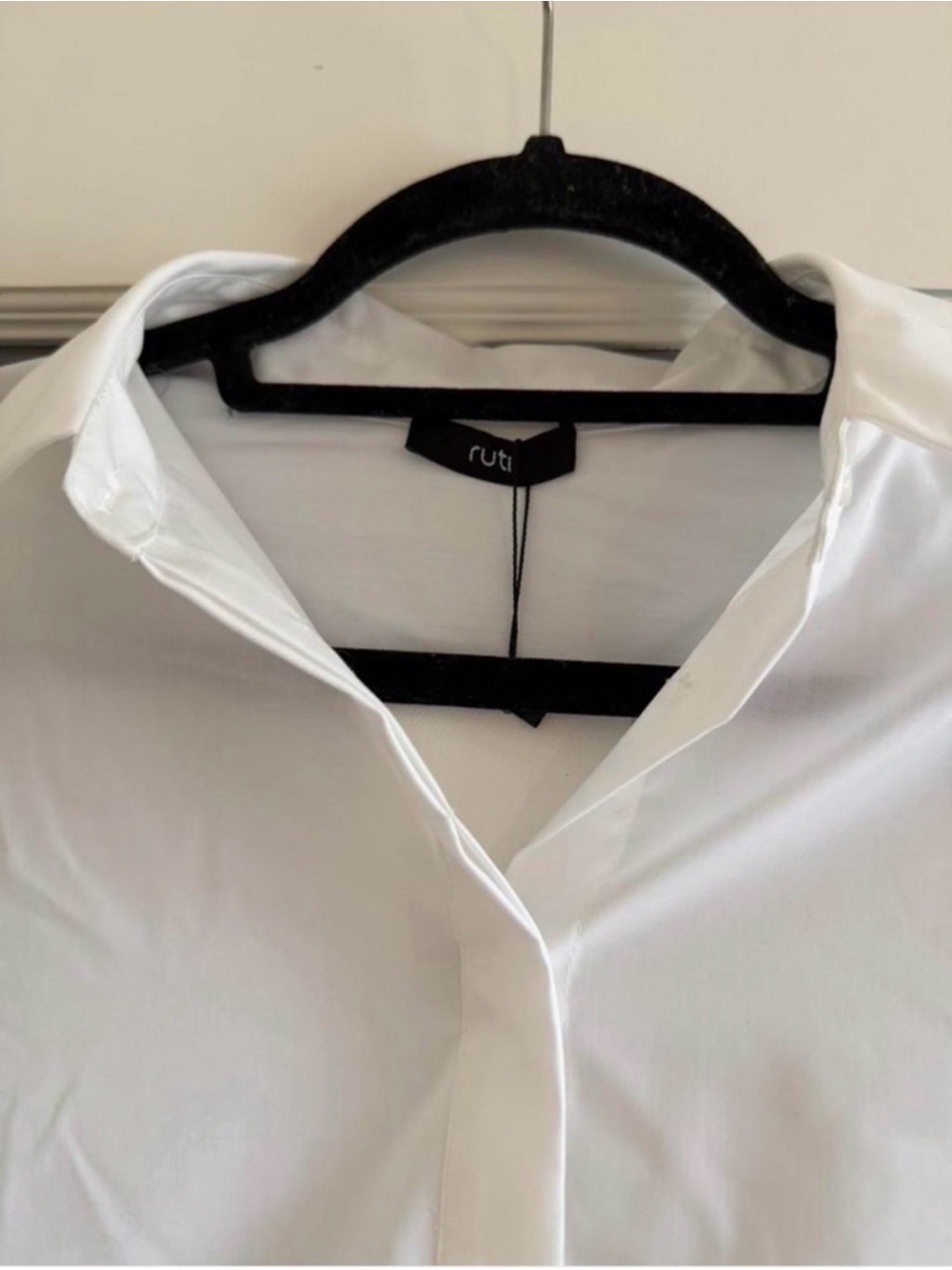 Classic White Button-Down Oversized Shirt for Women - Picture 4 of 6